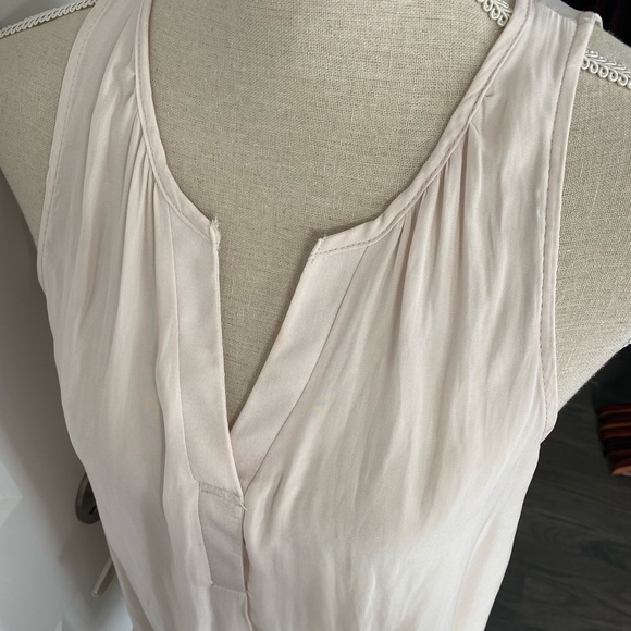 LUSH sleeveless blouse - Picture 2 of 6